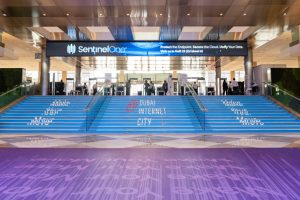 How Signage Companies Turn Plain Walls Into Masterpieces
